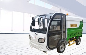 High-pressure cleaning vehicle